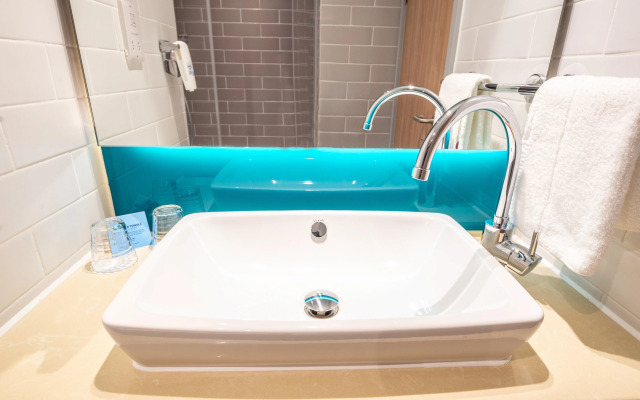 Holiday Inn Express London Heathrow T4 by IHG