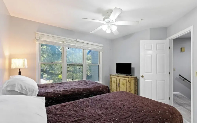 Ocean Breeze by Hilton Head Retreats