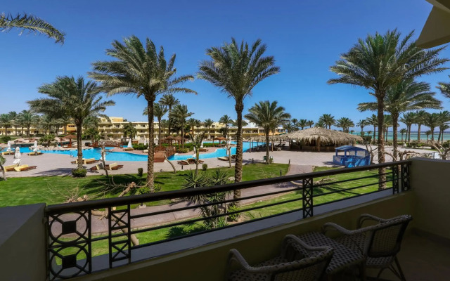 Amwaj Oyoun Resort & Casino