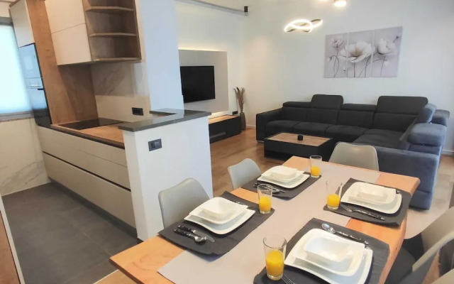 Bright and Spacious Stay With Private Parking in Crikvenica