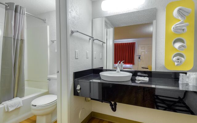 Motel 6 Los Angeles - Long Beach