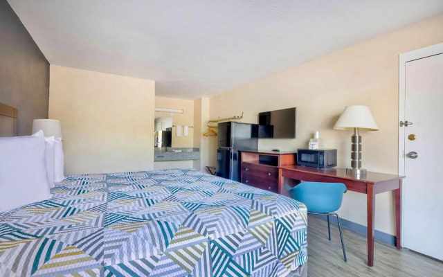 Motel 6 Effingham, IL