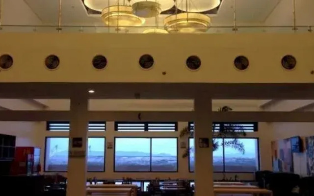 Ellis Econotel
