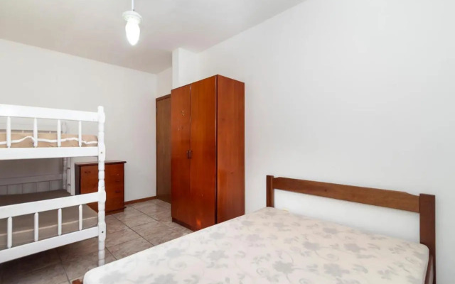 Sobrado A 100 Metros Da Praia De Morrinhos