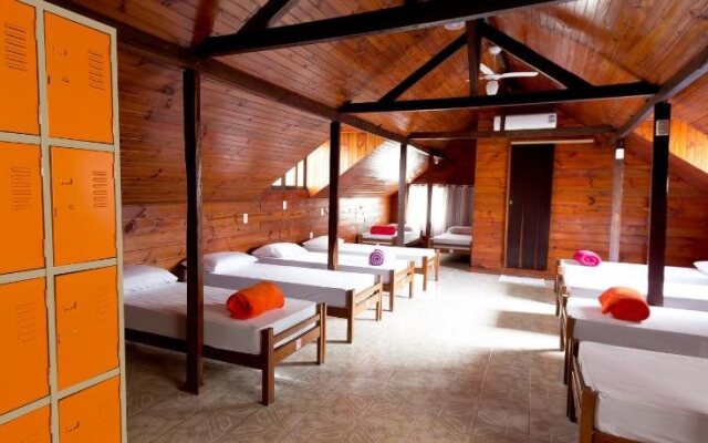 Cabanas Hostel & Suites