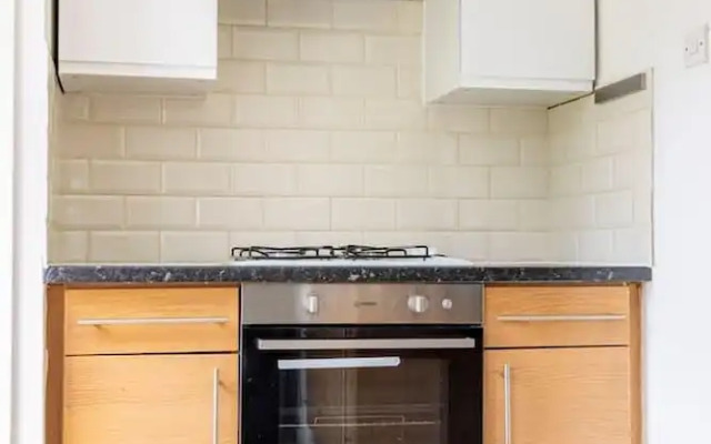 Spacious 3-bed House With car Park Near Heathrow