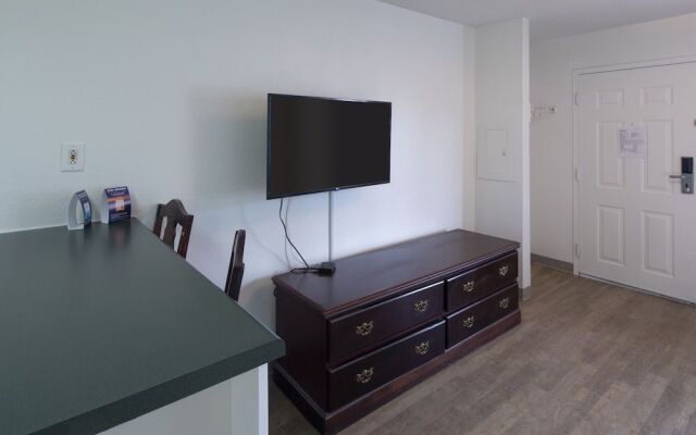 InTown Suites Extended Stay Greensboro NC - Lanada Rd