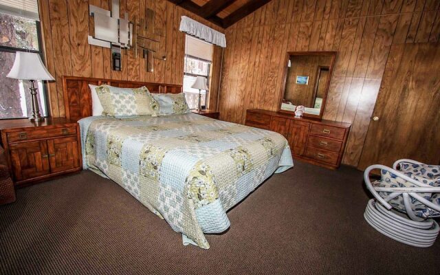 Colbert Cabin 966 by RedAwning