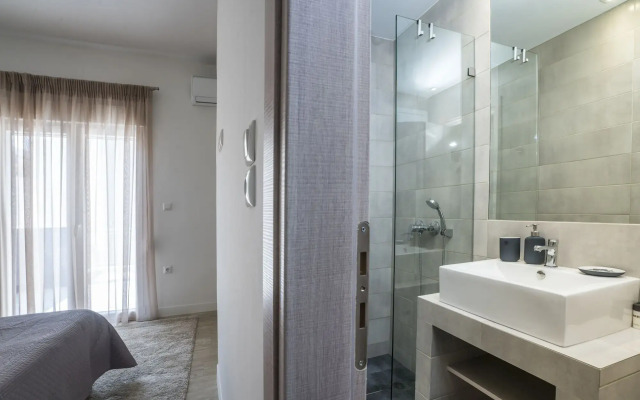 Formionos Morum City Hotel
