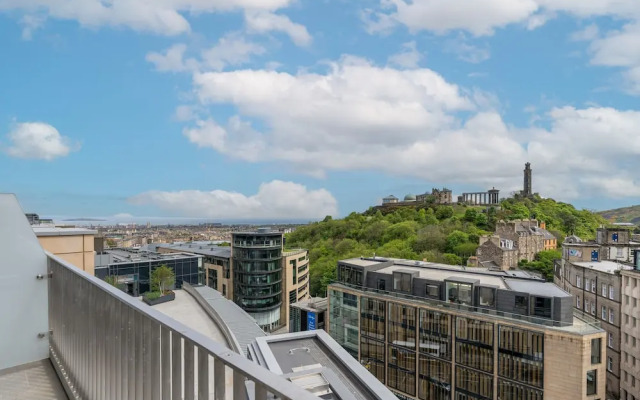 Roomzzz Edinburgh
