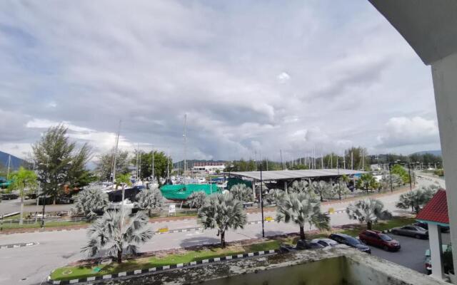 Marina Island Lumut Homestay by Goopro