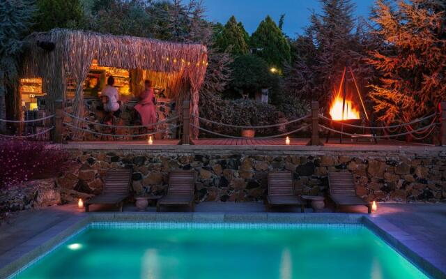 Simurg Inn