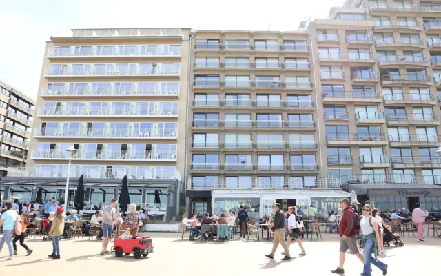 Apartment in Nieuwpoort With Stunning Sea Views