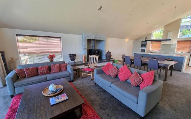 90 Conical Hill Road