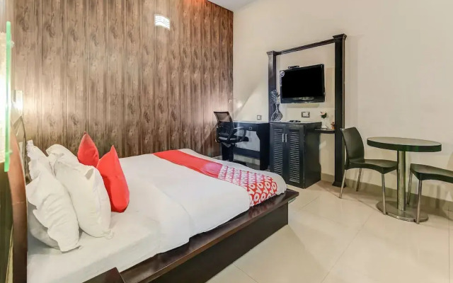 OYO 27999 Hotel Deep