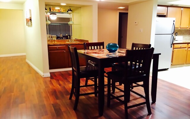 888 Convention Center 3 BEDROOM 2 BATH Condos