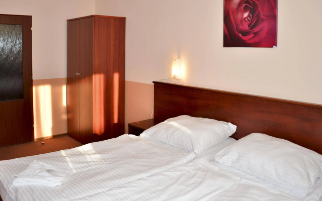 Hotel Inturprag