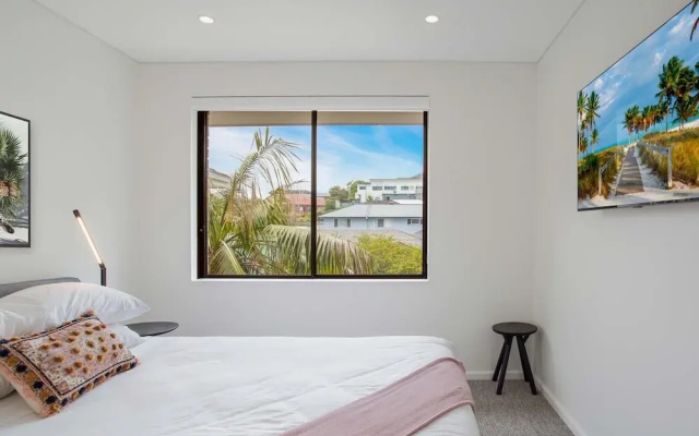 North-east Facing Modern 2-bed Apartment