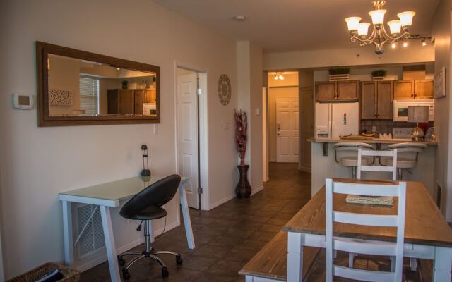 Sunset Waterfront Resort by KelownaGo