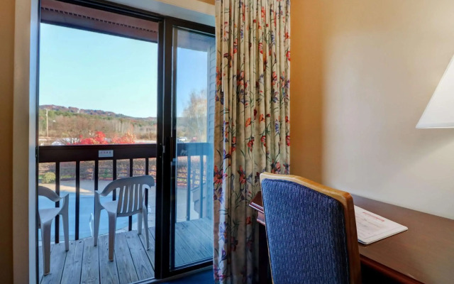 Fireside Inn & Suites Gilford