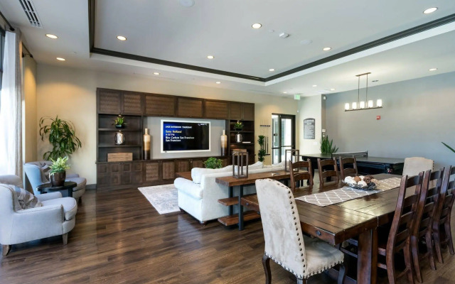 Global Luxury Suites in Sunnyvale