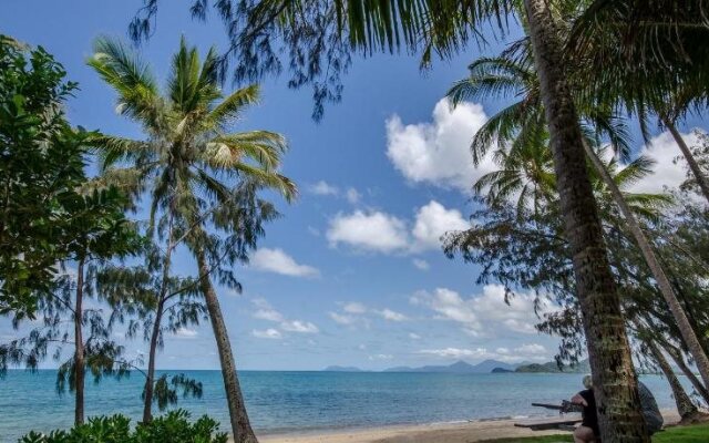 Cairns Beaches Flashpackers
