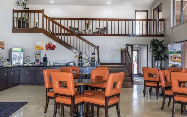 Quality Inn & Suites Stuttgart North
