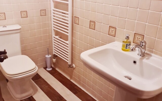 Viktorov Comfortable 2-bed Apartment