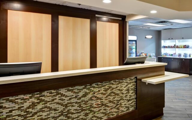 Staybridge Suites Columbus - Worthington