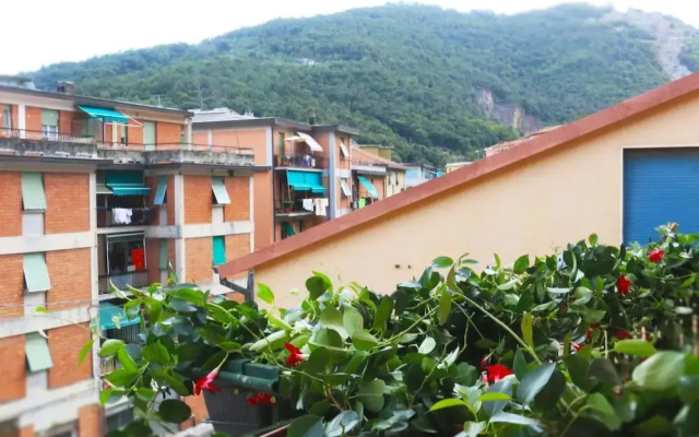 Apartment in Liguria With Side sea Views
