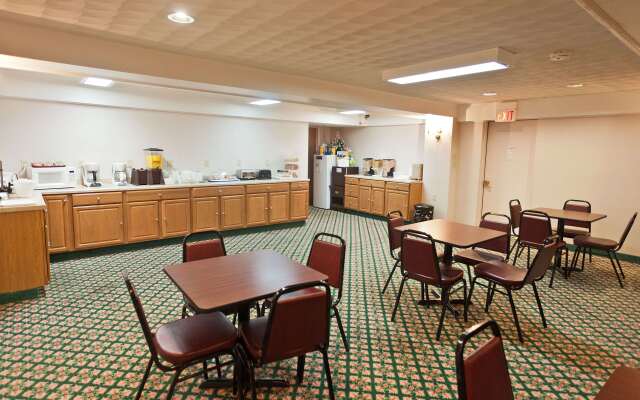 Baymont by Wyndham Lake George