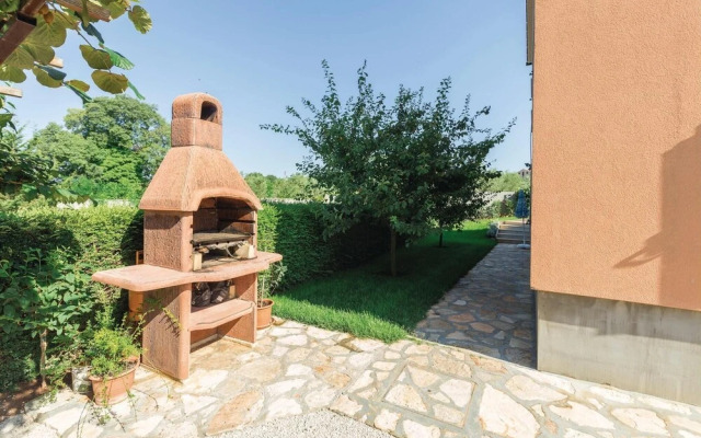 Amazing Home in Tar-vabriga With Wifi and 2 Bedrooms