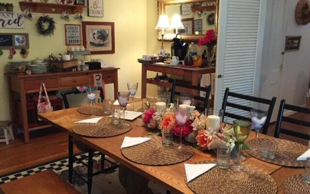 18 Vine Inn & Carriage House