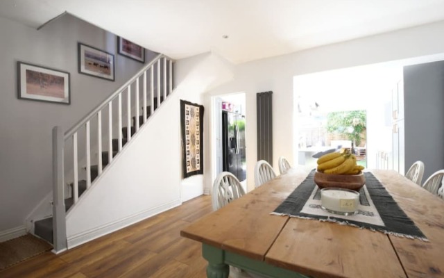 Modern, Chic 2BR Townhouse in Central Oxford