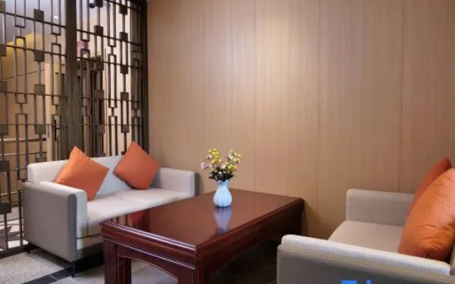 Xinzheng Beiyuan Famous Hotel