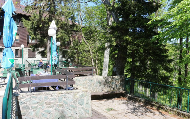 Hotel Tomislavov Dom