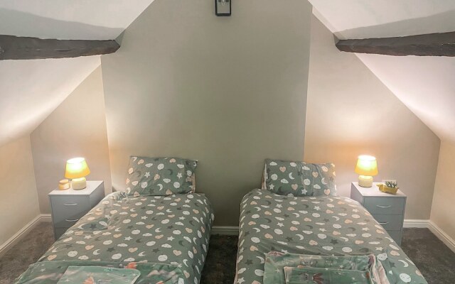 4c Gaia Lane
