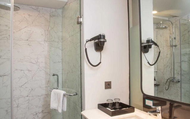 THE 1O1 Jakarta Airport CBC