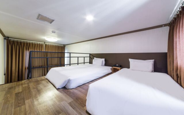 Hotel Hue Loft