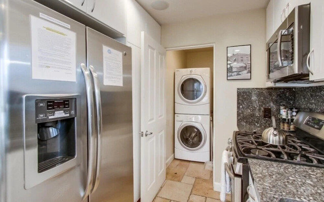 Manhattan Townhome #722