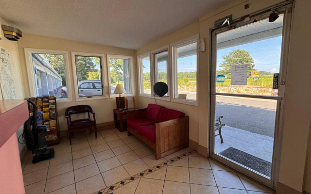 Whispering Pines by Hotel O Whitestone VA