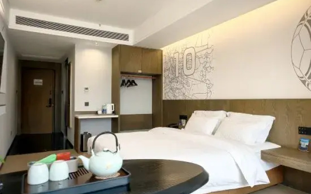 Huiyu Zhenxuan Hotel (Hechuan Baolong Square Branch)