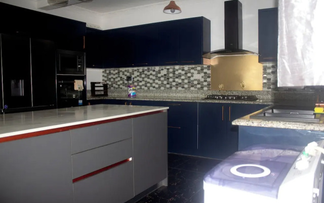 Exclusive Villa in 5 Hideout East Legon