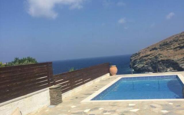 Κυκλαδίτικη μεζονέτα με πισίνα και απεριόριστη θέα