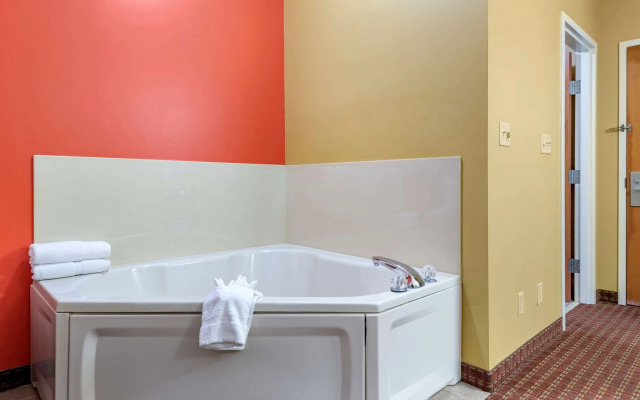 Econo Lodge Louisville Airport