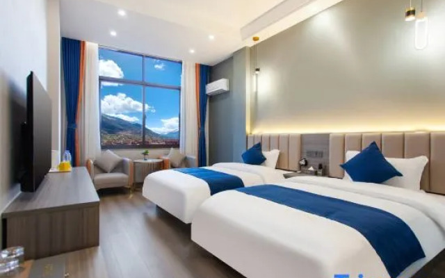 Xiduo Hotel （Ganzi Batang County Government Store）