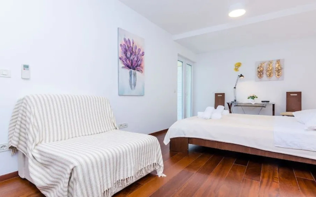 Blue Lagoon Apartment