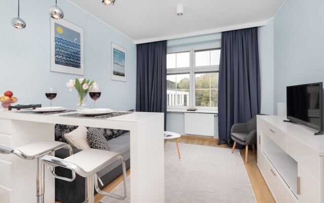 Świętojańska Studio Gdynia by Renters