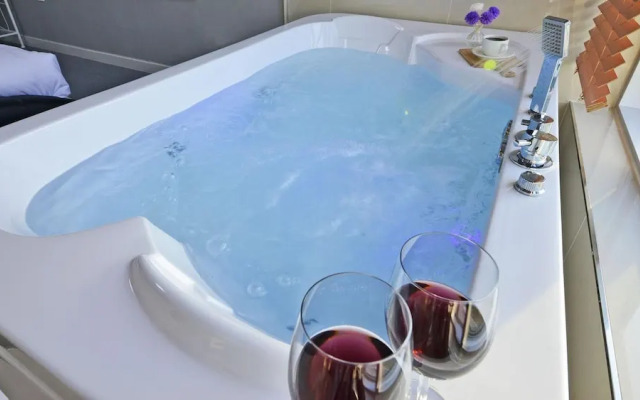 Janghohang J Story Spa Pension