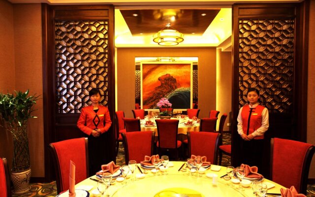 Gold Riverside Hotel